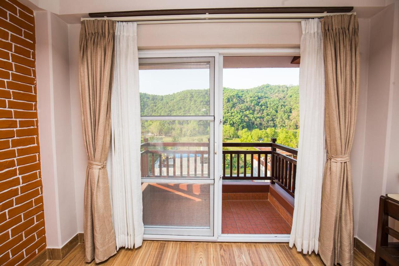 Hotel Kausi Pokhara Esterno foto