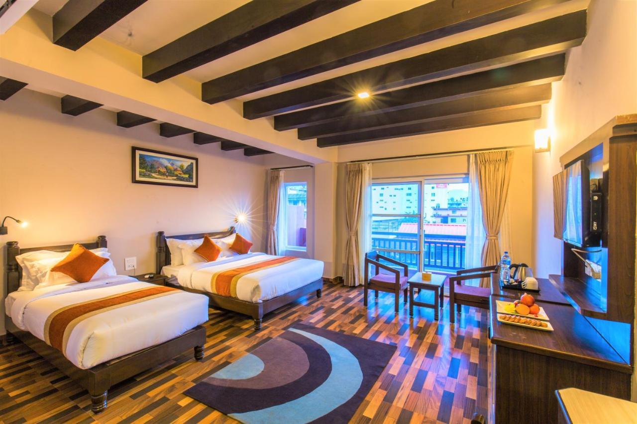 Hotel Kausi Pokhara Esterno foto